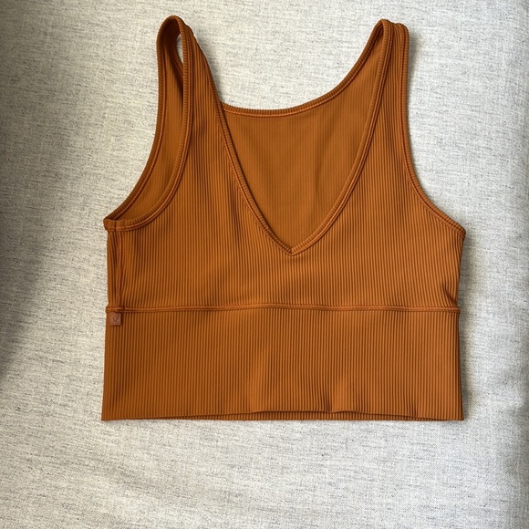 NWOT Lululemon Power Pivot tank - Picture 2 of 4